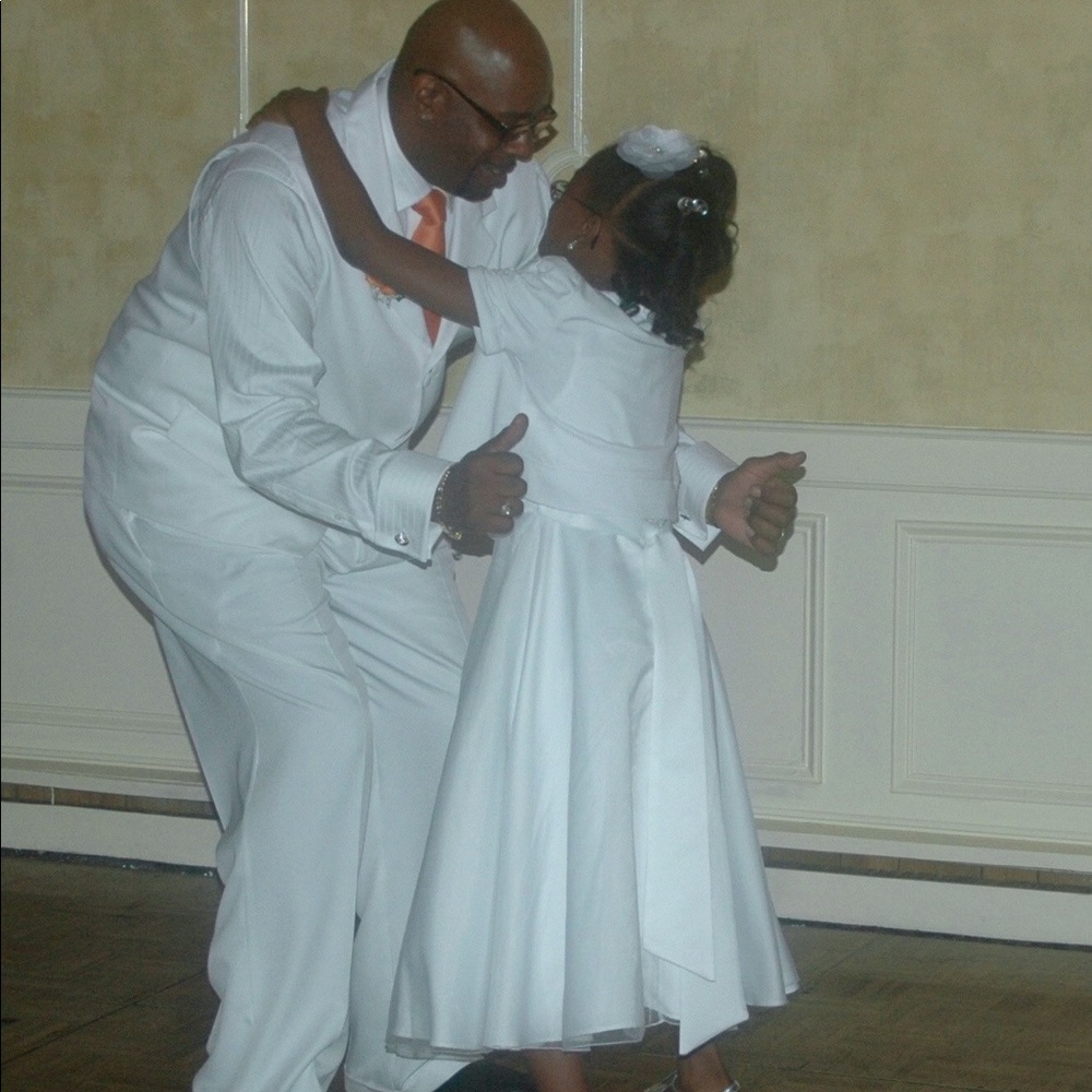 Beautiful Flower Girl/ Jr. Bridesmaid Dress - Picture 8 of 8